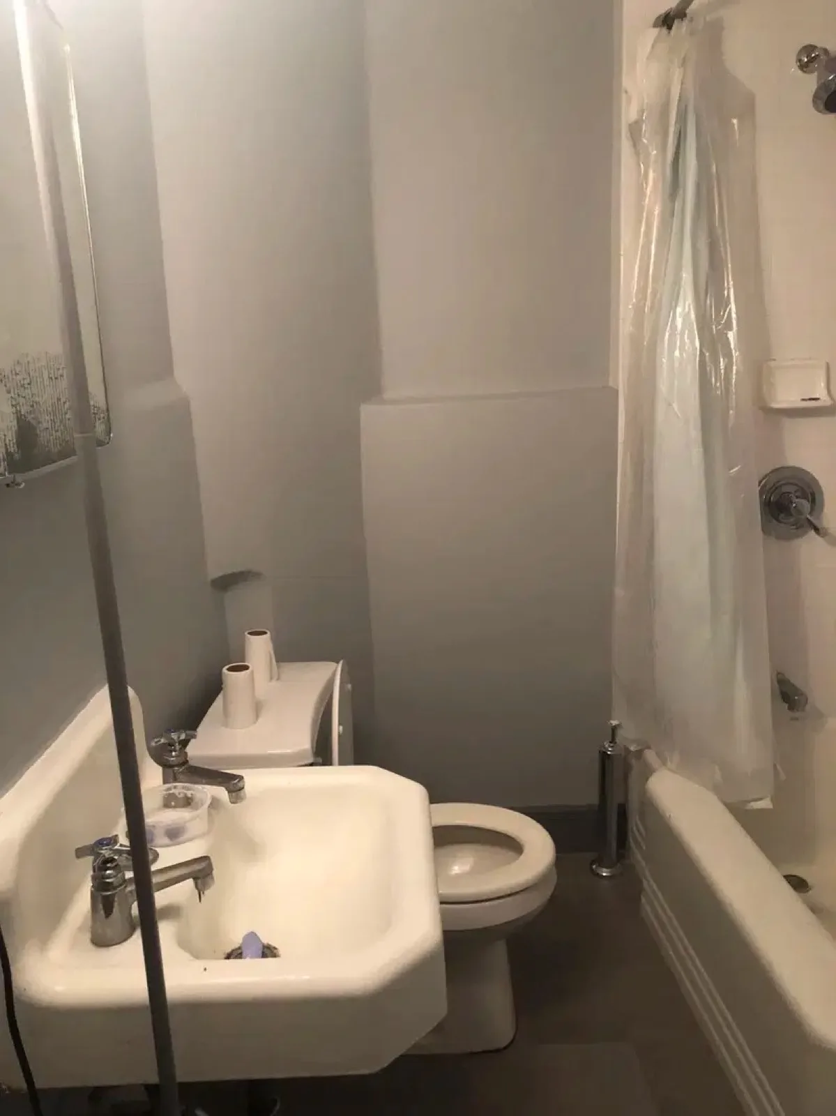 Furnished room near Pratt Institute, Fort Greene — shared full bathroom