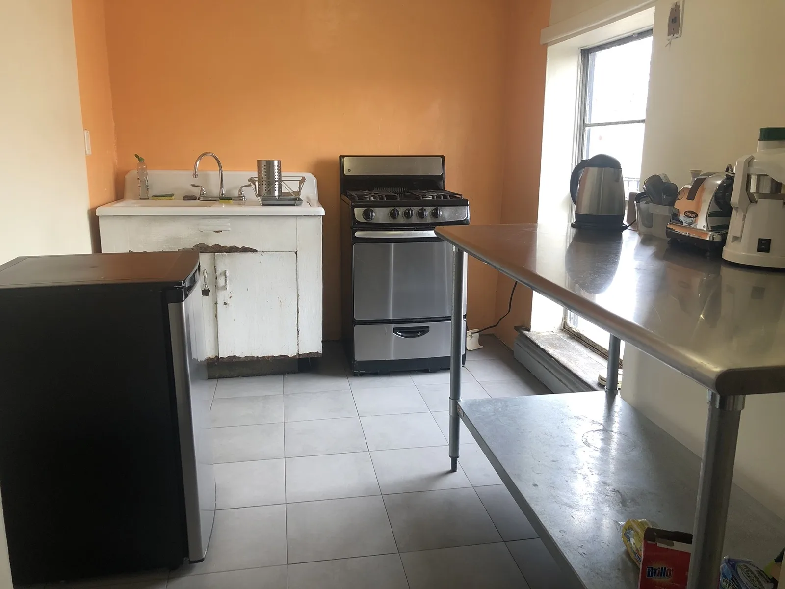 Furnished room near Pratt Institute, Fort Greene — shared kitchen