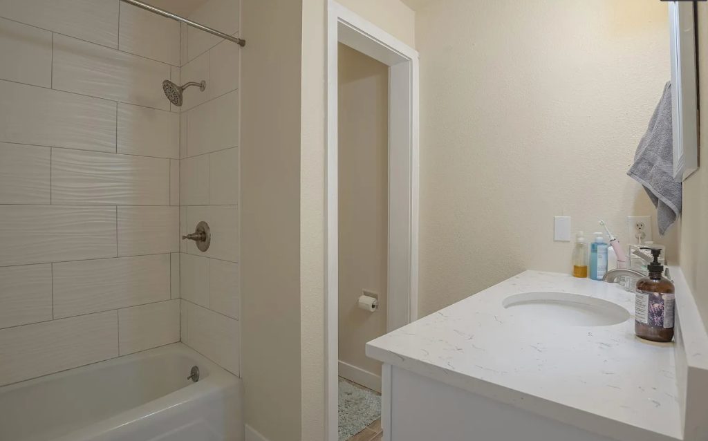 SPRING 2027 SUBLET ON THE HILL — photo 5