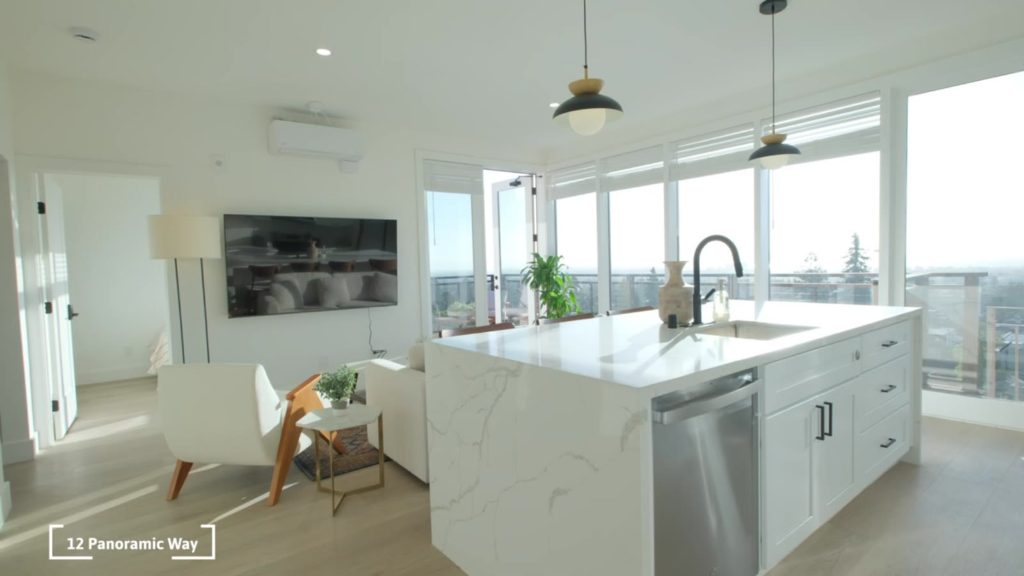 LEASE TAKEOVER - furnished room, 5-girl house on Panoramic Way, spring 2027
