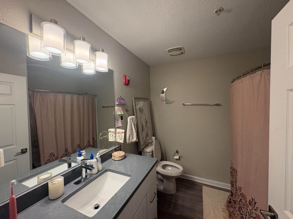 Village Green Spring Sublease | Private Bed/Bath + Free Parking — photo 2