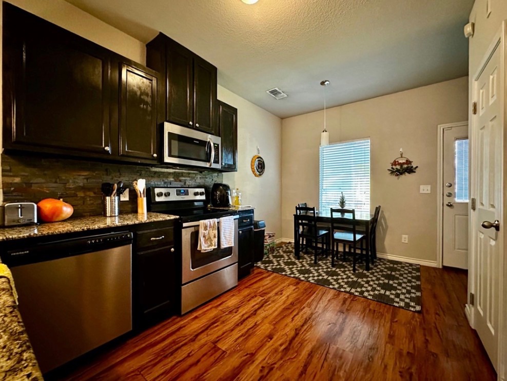 Spring Semester Lease Takeover! — photo 1