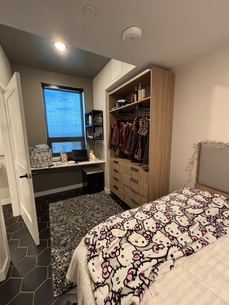 Private Room with Shower/Bathroom at SDSU — photo 4