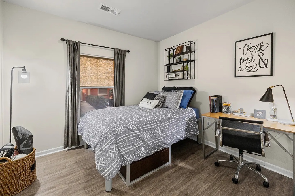 On-Campus Lease Takeover - Chauncey Square (Fall/Spring)